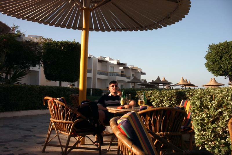 776x511 pixels (81K)