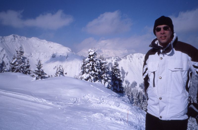 776x499 pixels (59K)