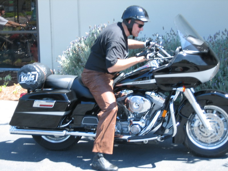 776x575 pixels (143K)