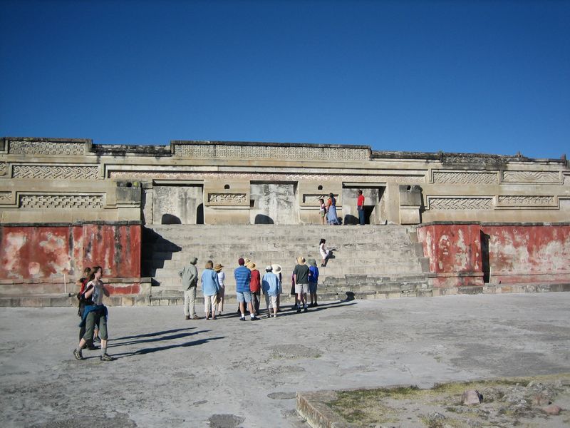 776x575 pixels (85K)