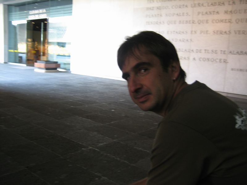 776x575 pixels (40K)