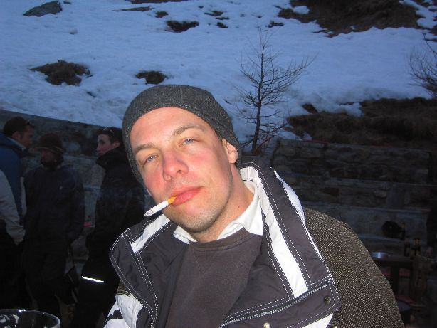 590x436 pixels (55K)