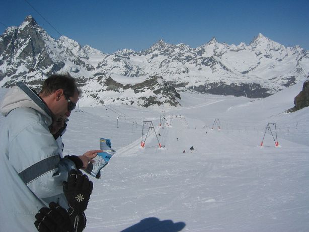 590x436 pixels (54K)