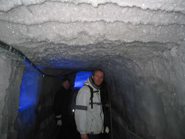 590x436 pixels (49K)