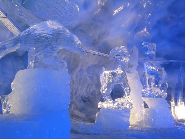 590x436 pixels (52K)