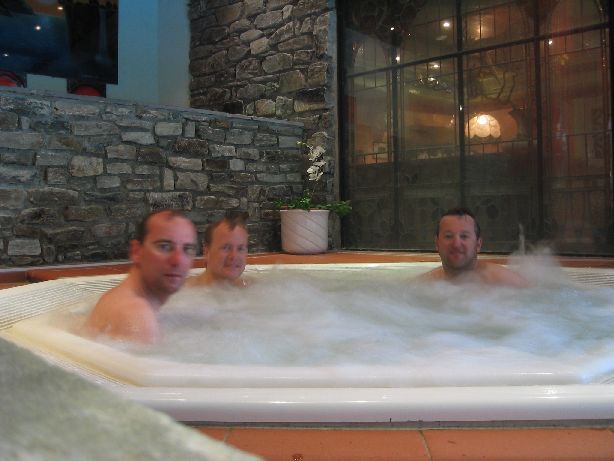 590x436 pixels (48K)