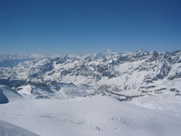 590x436 pixels (51K)