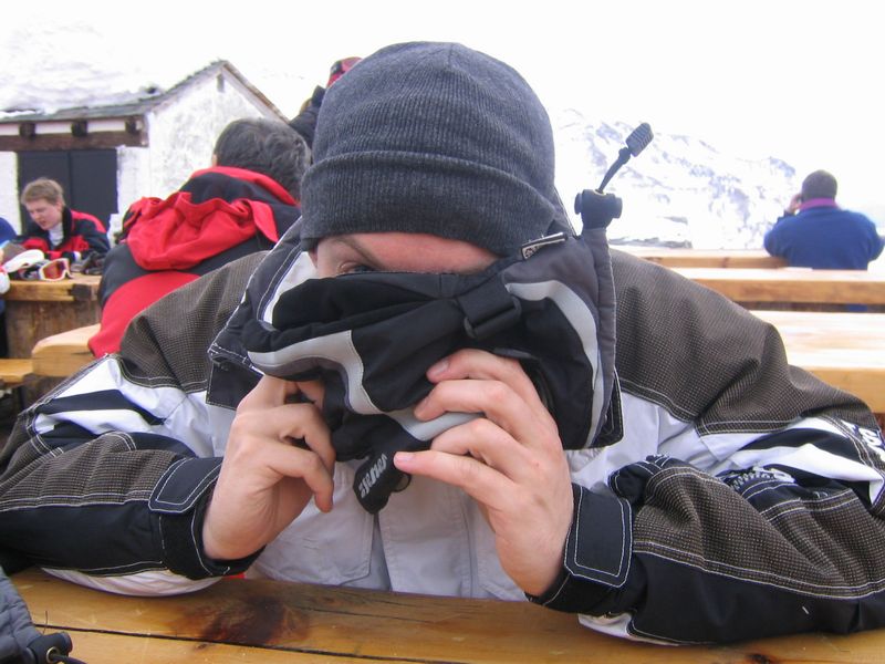 776x575 pixels (79K)